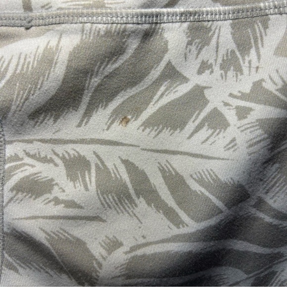 Alo Yoga Gray & White Goddess Leggings Size Medium - Picture 7 of 13